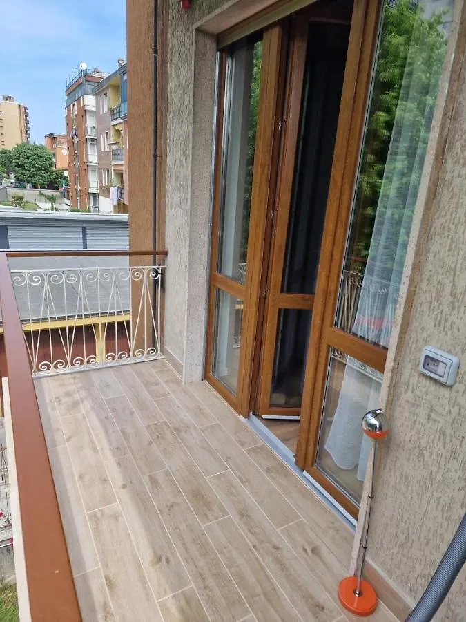 Residence Laura Cesano Boscone 0*,